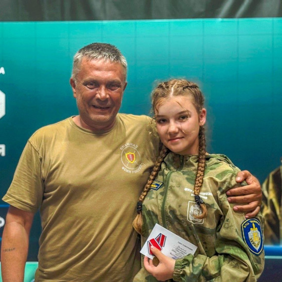 СМЕНА ВПЦ "ВЫМПЕЛ": УЧЕНИЦА НАШЕЙ ШКОЛЫ НАГРАЖДЕНА МЕДАЛЬЮ "АЛЕКСАНДР НЕВСКИЙ"!.